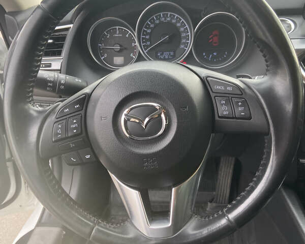 Білий Мазда 6, об'ємом двигуна 2.19 л та пробігом 143 тис. км за 12900 $, фото 19 на Automoto.ua