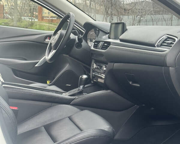 Белый Мазда 6, объемом двигателя 2.5 л и пробегом 142 тыс. км за 13000 $, фото 20 на Automoto.ua