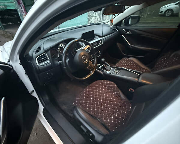 Белый Мазда 6, объемом двигателя 2.49 л и пробегом 105 тыс. км за 12000 $, фото 2 на Automoto.ua