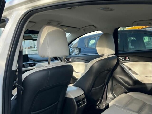 Белый Мазда 6, объемом двигателя 2 л и пробегом 78 тыс. км за 8000 $, фото 6 на Automoto.ua