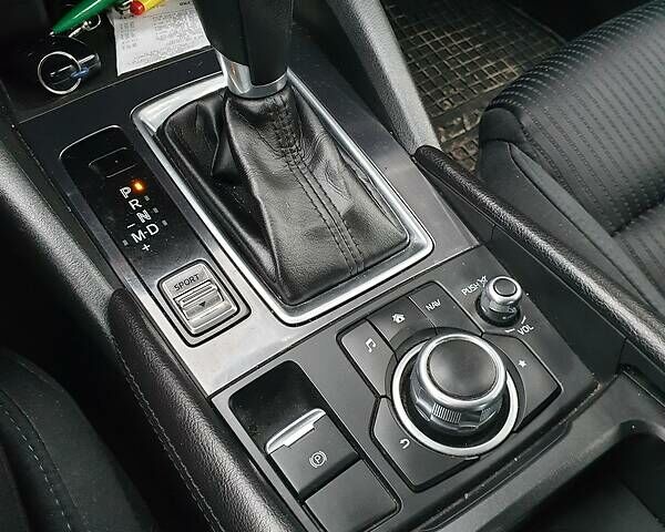 Белый Мазда 6, объемом двигателя 2 л и пробегом 143 тыс. км за 13100 $, фото 2 на Automoto.ua