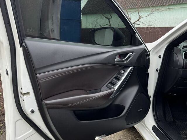 Белый Мазда 6, объемом двигателя 2.4 л и пробегом 184 тыс. км за 17500 $, фото 4 на Automoto.ua