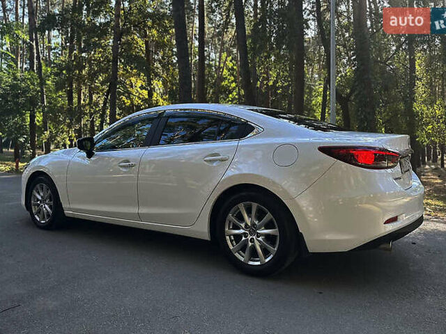 Белый Мазда 6, объемом двигателя 2.19 л и пробегом 146 тыс. км за 15000 $, фото 3 на Automoto.ua