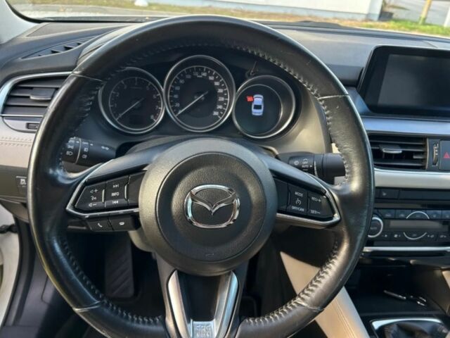 Белый Мазда 6, объемом двигателя 2 л и пробегом 78 тыс. км за 8000 $, фото 3 на Automoto.ua