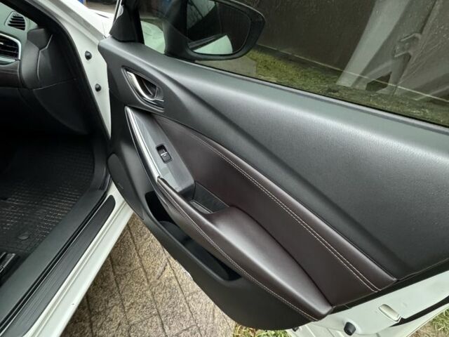 Белый Мазда 6, объемом двигателя 2.4 л и пробегом 184 тыс. км за 17500 $, фото 6 на Automoto.ua