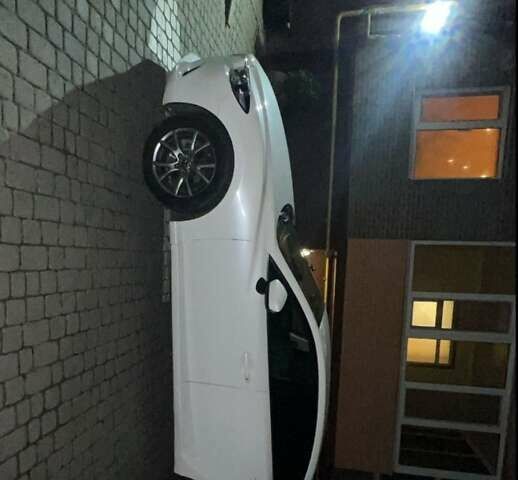 Белый Мазда 6, объемом двигателя 2.5 л и пробегом 245 тыс. км за 11500 $, фото 2 на Automoto.ua