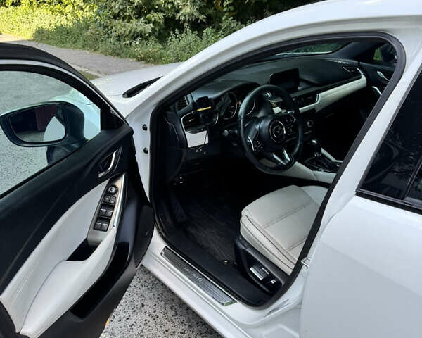 Білий Мазда 6, об'ємом двигуна 2.49 л та пробігом 105 тис. км за 16500 $, фото 8 на Automoto.ua