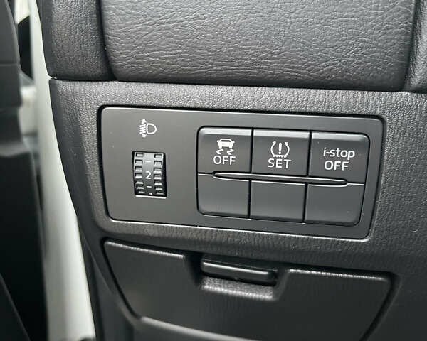 Білий Мазда 6, об'ємом двигуна 2 л та пробігом 200 тис. км за 15200 $, фото 16 на Automoto.ua