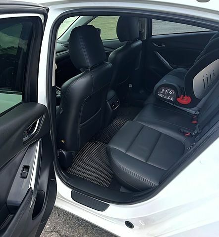 Белый Мазда 6, объемом двигателя 2.5 л и пробегом 106 тыс. км за 11700 $, фото 5 на Automoto.ua