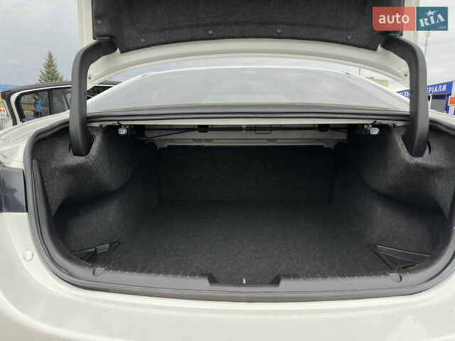 Белый Мазда 6, объемом двигателя 2.49 л и пробегом 138 тыс. км за 12800 $, фото 9 на Automoto.ua