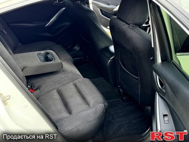 Белый Мазда 6, объемом двигателя 25 л и пробегом 197 тыс. км за 12300 $, фото 5 на Automoto.ua