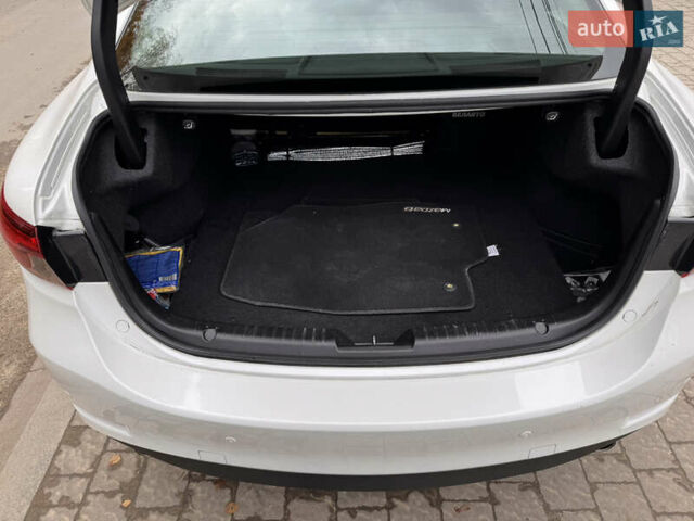 Белый Мазда 6, объемом двигателя 2.49 л и пробегом 66 тыс. км за 19000 $, фото 9 на Automoto.ua