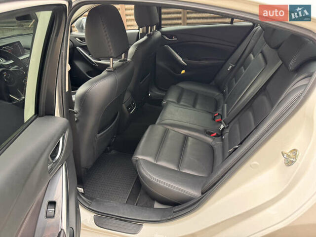 Белый Мазда 6, объемом двигателя 2.49 л и пробегом 66 тыс. км за 19000 $, фото 7 на Automoto.ua