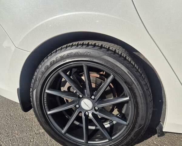Білий Мазда 6, об'ємом двигуна 2 л та пробігом 105 тис. км за 16300 $, фото 14 на Automoto.ua