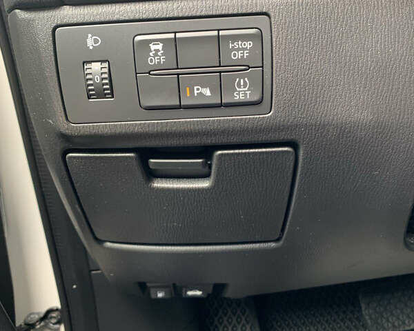 Белый Мазда 6, объемом двигателя 2 л и пробегом 86 тыс. км за 16700 $, фото 17 на Automoto.ua