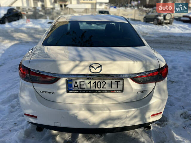 Белый Мазда 6, объемом двигателя 2 л и пробегом 120 тыс. км за 15000 $, фото 6 на Automoto.ua