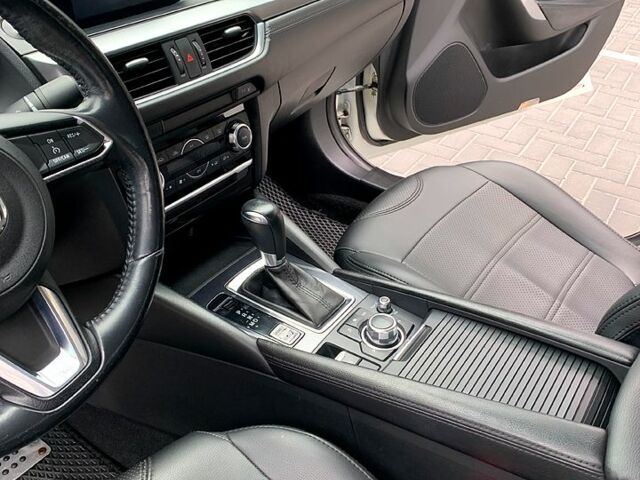 Білий Мазда 6, об'ємом двигуна 2 л та пробігом 65 тис. км за 17200 $, фото 7 на Automoto.ua