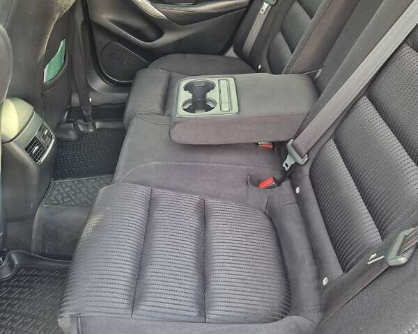Білий Мазда 6, об'ємом двигуна 2 л та пробігом 105 тис. км за 16300 $, фото 9 на Automoto.ua