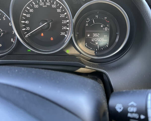 Белый Мазда 6, объемом двигателя 2 л и пробегом 120 тыс. км за 15000 $, фото 15 на Automoto.ua