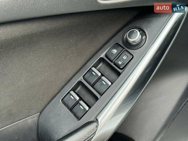 Білий Мазда 6, об'ємом двигуна 2.5 л та пробігом 125 тис. км за 13890 $, фото 12 на Automoto.ua