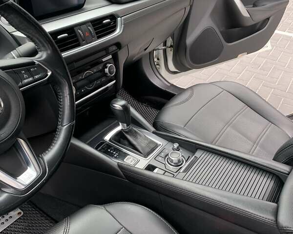 Белый Мазда 6, объемом двигателя 2 л и пробегом 86 тыс. км за 16700 $, фото 7 на Automoto.ua