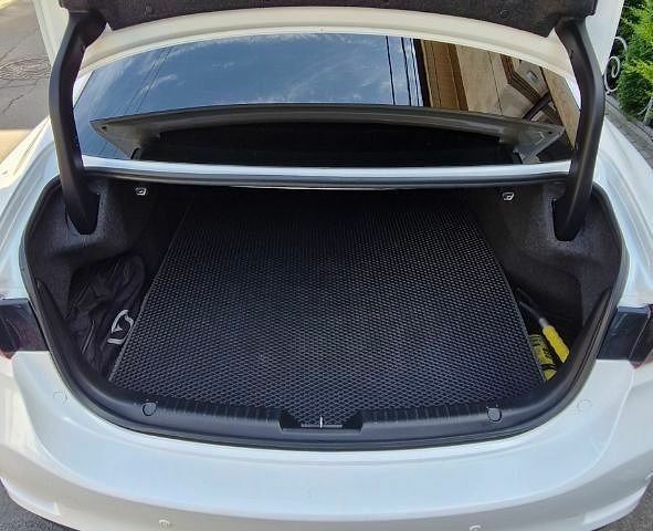 Белый Мазда 6, объемом двигателя 2 л и пробегом 92 тыс. км за 16000 $, фото 6 на Automoto.ua