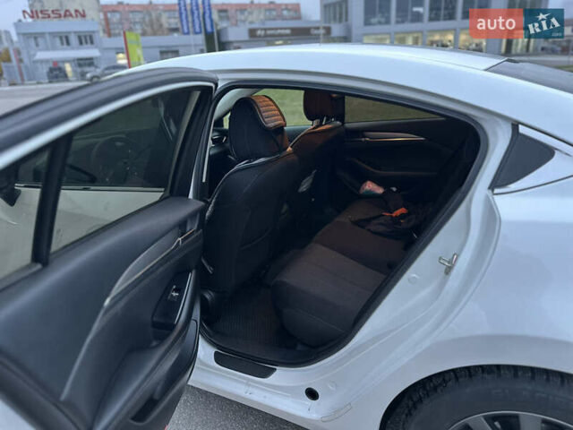 Белый Мазда 6, объемом двигателя 2.49 л и пробегом 92 тыс. км за 16000 $, фото 2 на Automoto.ua