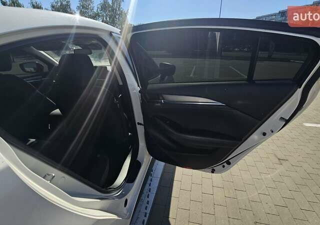 Мазда 6 2018 в Сумах на Automoto.ua Белый Мазда 6, объемом двигателя 2 л и пробегом 100 тыс. км за 19999 $, фото 40 на Automoto.ua