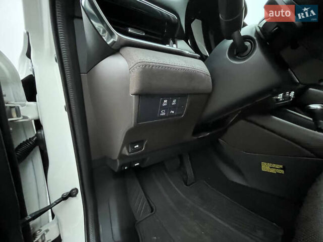 Белый Мазда 6, объемом двигателя 2.49 л и пробегом 70 тыс. км за 19999 $, фото 18 на Automoto.ua