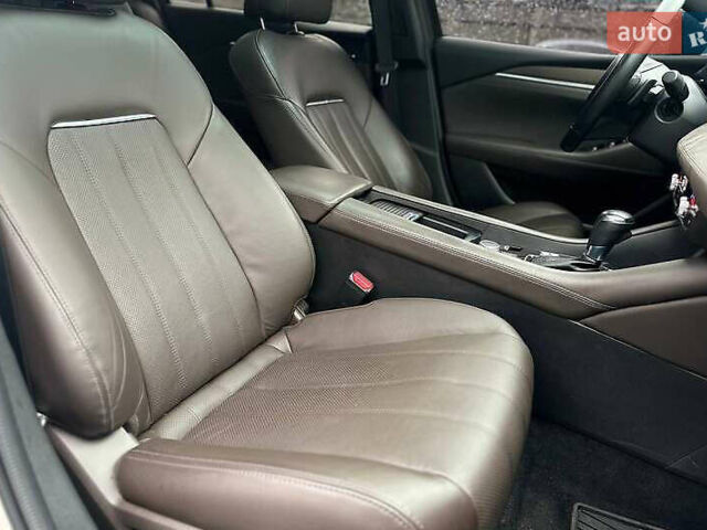 Белый Мазда 6, объемом двигателя 2.49 л и пробегом 95 тыс. км за 15400 $, фото 25 на Automoto.ua