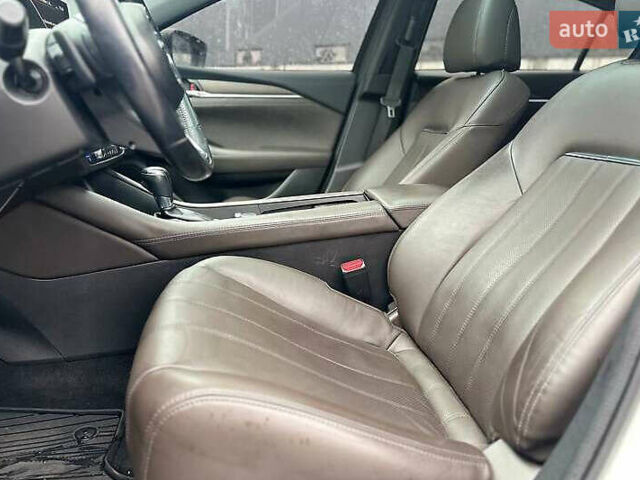 Белый Мазда 6, объемом двигателя 2.49 л и пробегом 95 тыс. км за 15400 $, фото 12 на Automoto.ua