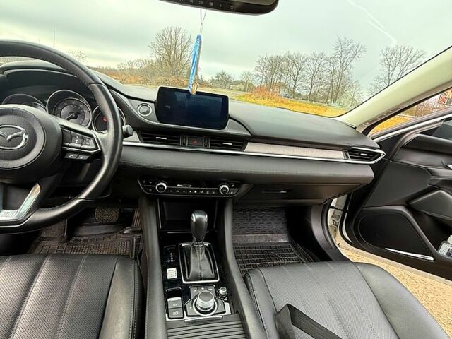 Белый Мазда 6, объемом двигателя 2.5 л и пробегом 31 тыс. км за 25000 $, фото 1 на Automoto.ua