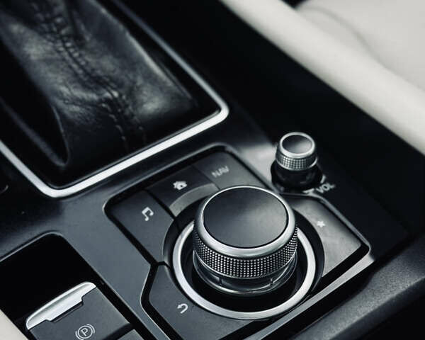 Мазда 6 2019 в Косове на Automoto.ua Белый Мазда 6, объемом двигателя 2.49 л и пробегом 90 тыс. км за 20300 $, фото 20 на Automoto.ua