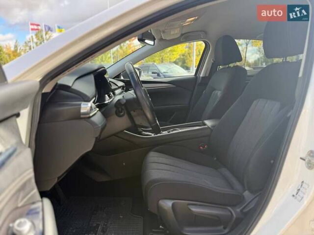 Білий Мазда 6, об'ємом двигуна 2 л та пробігом 134 тис. км за 20490 $, фото 8 на Automoto.ua