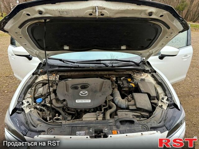 Белый Мазда 6, объемом двигателя 2.5 л и пробегом 31 тыс. км за 25000 $, фото 6 на Automoto.ua
