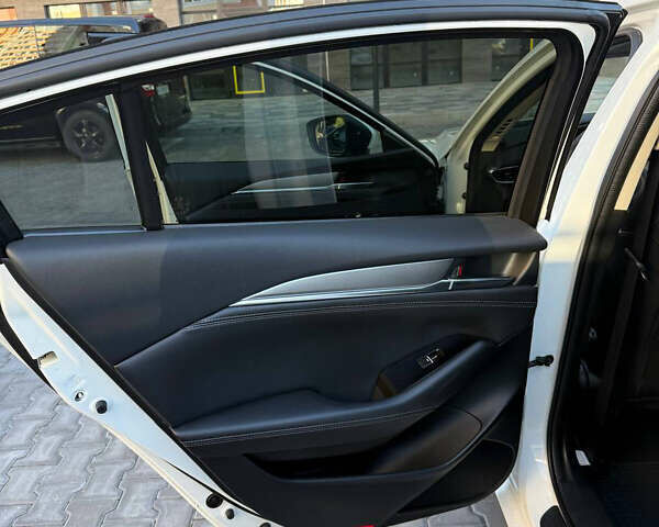 Белый Мазда 6, объемом двигателя 2 л и пробегом 134 тыс. км за 21100 $, фото 6 на Automoto.ua