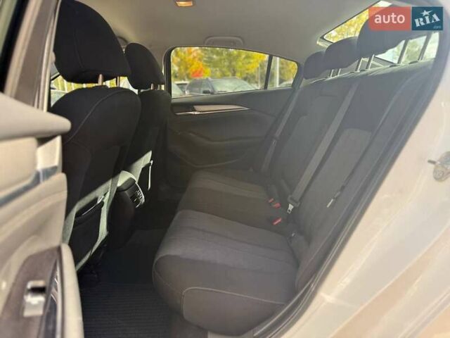 Белый Мазда 6, объемом двигателя 2 л и пробегом 134 тыс. км за 19990 $, фото 9 на Automoto.ua