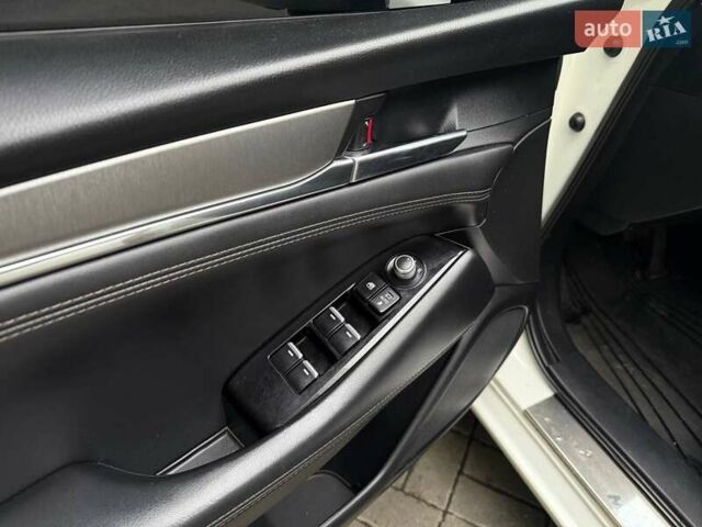 Белый Мазда 6, объемом двигателя 2 л и пробегом 121 тыс. км за 17990 $, фото 7 на Automoto.ua