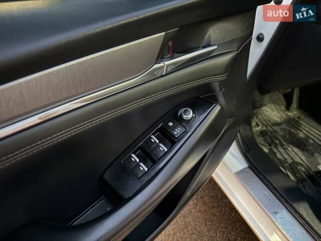 Мазда 6 2019 у Києві на Automoto.ua Білий Мазда 6, об'ємом двигуна 2 л та пробігом 120 тис. км за 18490 $, фото 7 на Automoto.ua
