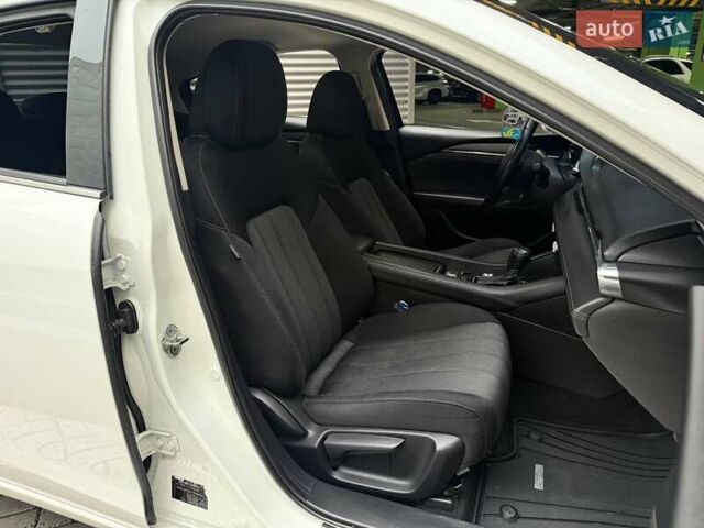 Белый Мазда 6, объемом двигателя 2 л и пробегом 122 тыс. км за 17490 $, фото 11 на Automoto.ua