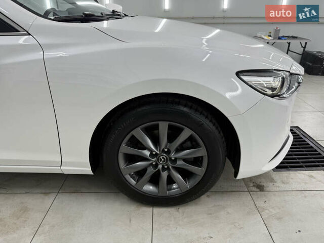 Белый Мазда 6, объемом двигателя 2 л и пробегом 110 тыс. км за 20500 $, фото 8 на Automoto.ua