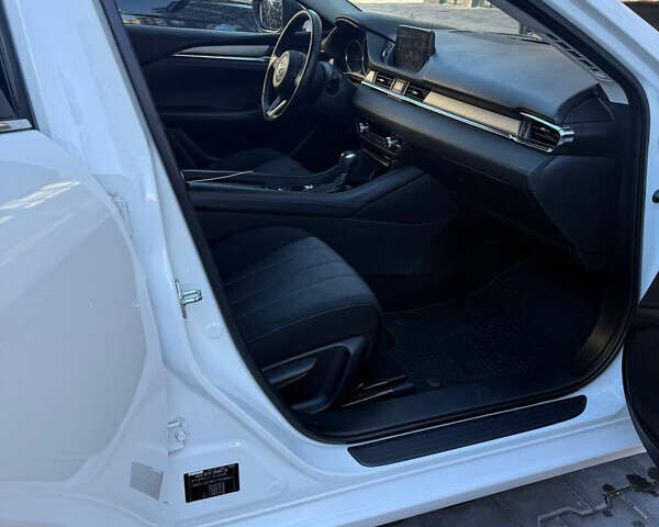 Белый Мазда 6, объемом двигателя 2 л и пробегом 134 тыс. км за 21100 $, фото 4 на Automoto.ua