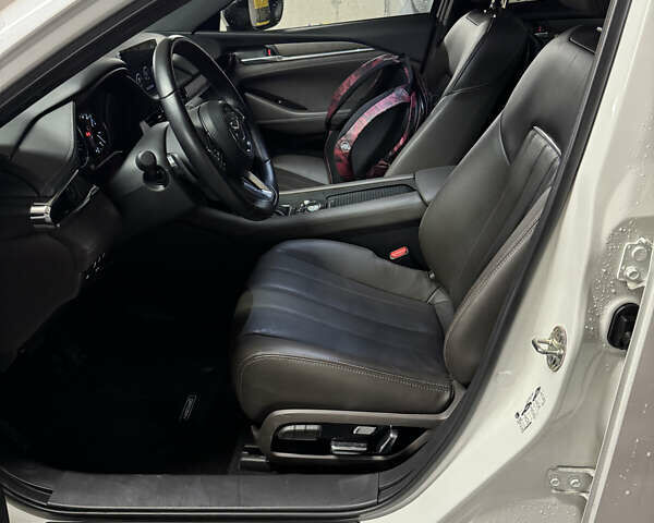 Белый Мазда 6, объемом двигателя 2.49 л и пробегом 21 тыс. км за 31374 $, фото 8 на Automoto.ua