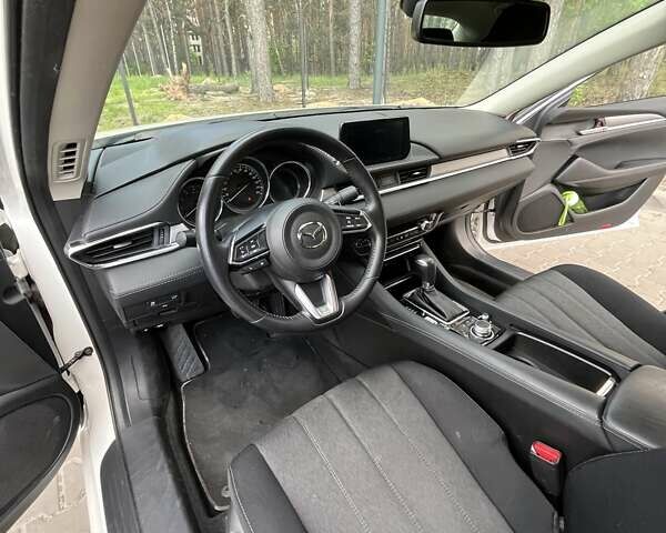 Белый Мазда 6, объемом двигателя 2 л и пробегом 120 тыс. км за 20500 $, фото 15 на Automoto.ua