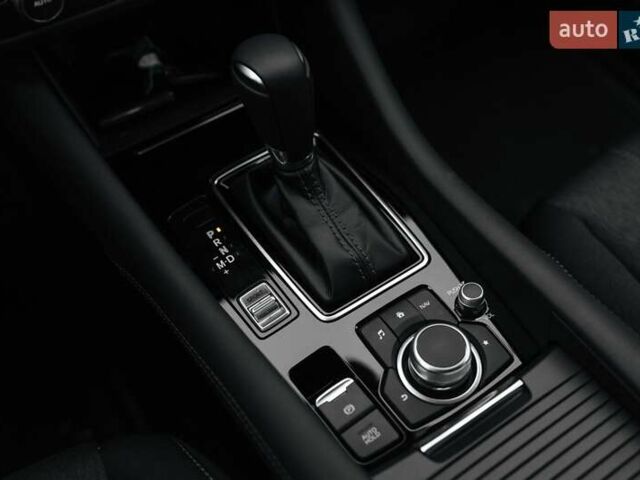 Білий Мазда 6, об'ємом двигуна 2 л та пробігом 30 тис. км за 23228 $, фото 10 на Automoto.ua