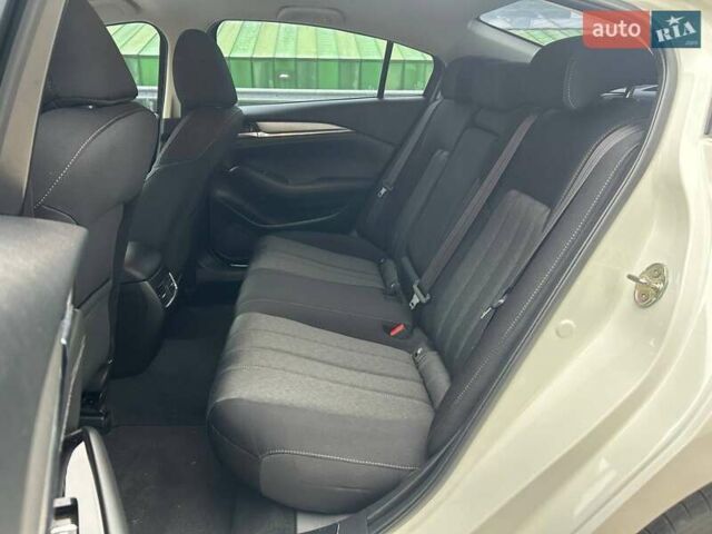 Білий Мазда 6, об'ємом двигуна 2 л та пробігом 22 тис. км за 23490 $, фото 9 на Automoto.ua