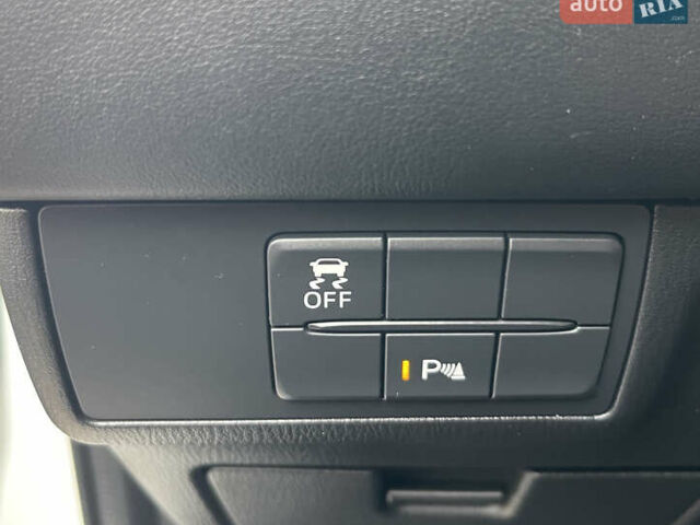 Білий Мазда 6, об'ємом двигуна 2 л та пробігом 22 тис. км за 23400 $, фото 45 на Automoto.ua