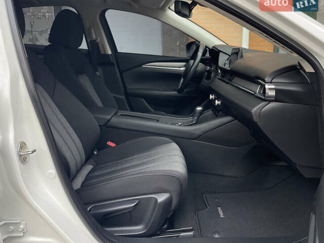 Білий Мазда 6, об'ємом двигуна 2 л та пробігом 22 тис. км за 23400 $, фото 33 на Automoto.ua