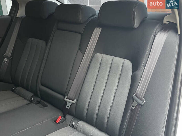 Білий Мазда 6, об'ємом двигуна 2 л та пробігом 22 тис. км за 23400 $, фото 31 на Automoto.ua
