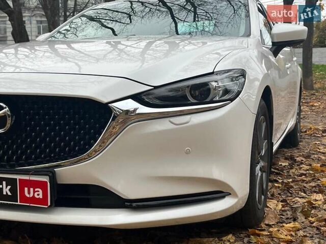Белый Мазда 6, объемом двигателя 2 л и пробегом 52 тыс. км за 24990 $, фото 2 на Automoto.ua